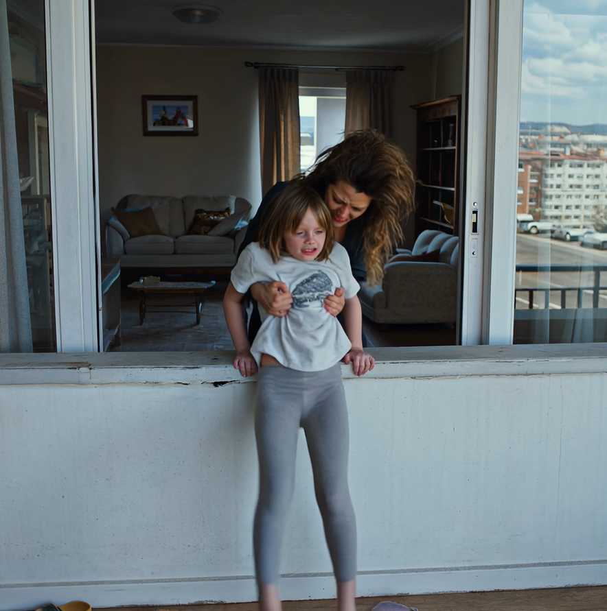 After her husband’s funeral, the stepmother left her mute stepdaughter to die in the forest swamp… but a year later, a surprise awaited everyone.