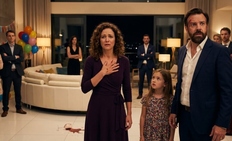 Nunca voy a olvidar ese segundo. En nuestra fiesta de aniversario, la hija de cuatro años de mi mejor amiga miró a mi marido y dijo con voz clara: “Papá, ¿nos vamos ya a casa?” Las risas se apagaron. El silencio cayó como una bofetada. El vaso resbaló de mi mano y se hizo añicos. Y en ese instante entendí que no era la única cosa rota esa noche… Pero lo que hice después nadie lo vio venir.