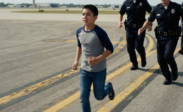 Un niño descalzo detuvo el jet del multimillonario… y destapó una traición mortal