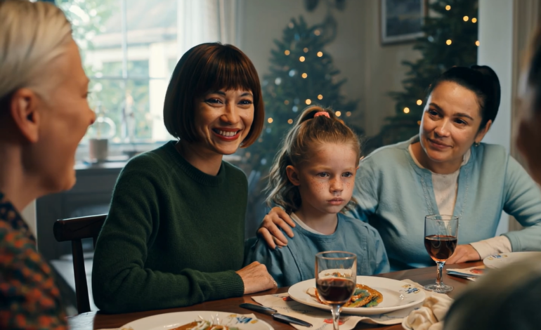 Christmas at the dining table in our suburban Chicago kitchen looked perfect—twinkling lights, the smell of turkey drifting through the house—until my niece tapped her spoon against a glass and raised her voice to toast to being “the only grandchild.” No one corrected her. My mom smiled and nodded. My dad even lifted his glass like it was the sweetest thing said all night. My 12-year-old daughter froze, eyes locked on her plate, swallowing her tears so no one would feel awkward. I didn’t yell. I didn’t argue. I held my breath for one beat—long enough to see who would fix it. No one did. So I stood up. Posted by  –