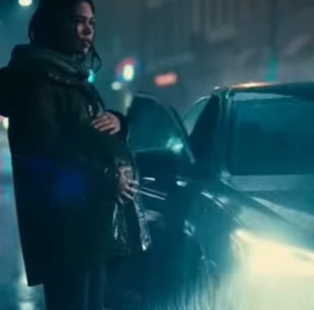 Una sconosciuta incinta affermò che non aveva un posto dove stare—la risposta del milionario cambiò tutto