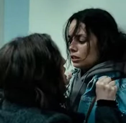 A ventiquattro anni, mia madre mi ha etichettato come mostro in una terapia intensiva di Seattle — un rapporto del DNA nascosto ha scoperto una verità agghiacciante