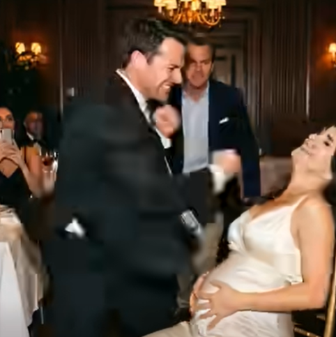 Parte 2 Vivian passò quella notte in travaglio e parto con i monitor legati allo stomaco e suo fratello seduto accanto al letto come una guardia tutta la notte.