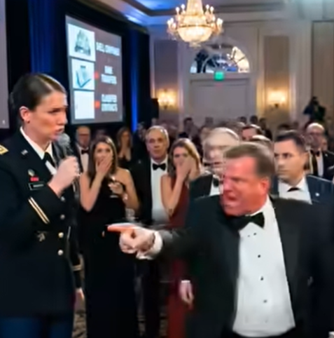 Parte 2 Le prime ventiquattro ore a St. Catherine furono le più lunghe della mia vita, non perché avessi paura, ma perché dovevo sembrare abbastanza spaventata da sopravvivere.