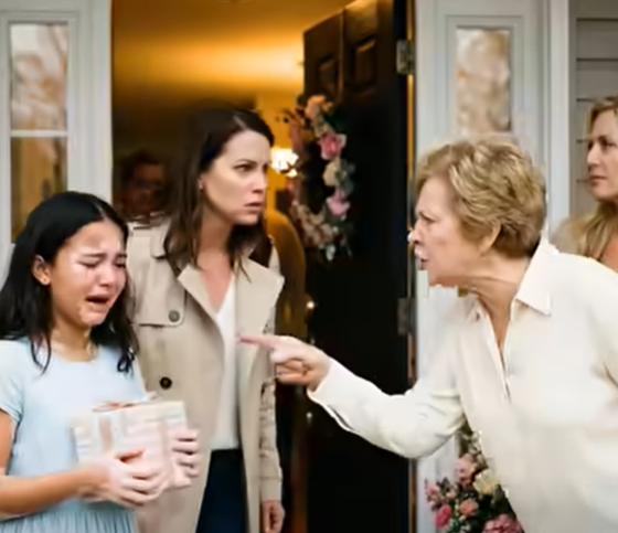 Parte 2 Quella domanda mi ha seguito fino a casa. Emma sedeva con il viso rivolto verso la finestra, lottando contro le lacrime che pensava non potessi sentire. Le ho detto la verità più e più volte. “No. Mai. Si sbagliano.” Ma l’amore non arriva sempre abbastanza in fretta dopo la crudeltà.