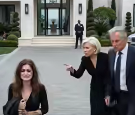 Parte 2 L’uomo si presentò come Charles Harrison, socio senior di Harrison, Mitchell and Associates. Parlava con cautela, come qualcuno addestrato a infliggere scosse senza perdere il controllo della stanza. Alicia quasi gli chiuse la porta in faccia. Pensava che Helen avesse mandato un altro avvocato a minacciarla. Ma quando Harrison sollevò la busta e Alicia vide la calligrafia di Daniel, tutta la rabbia svanì dal suo corpo e si trasformò in paura.