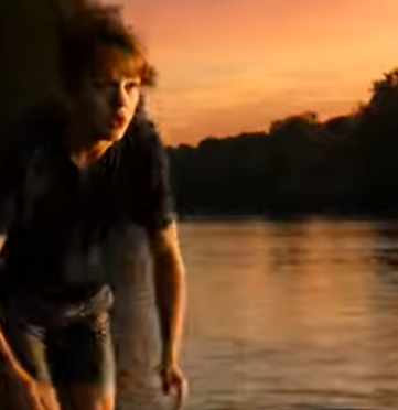 Un ragazzo senzatetto le ha salvato la vita… Poi un’intera famiglia di motociclisti si è presentata in suo aiuto.